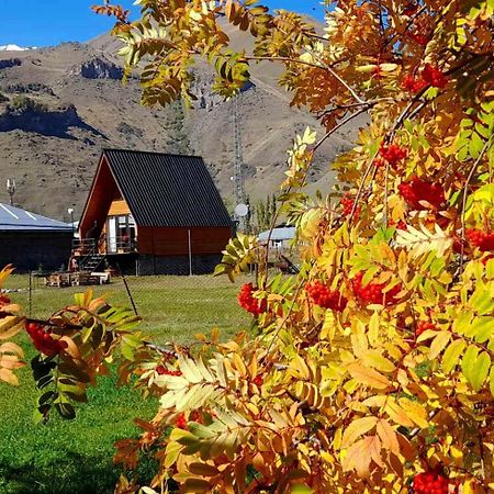 Ferienwohnung Thomas' Hut Kazbegi Exterior foto