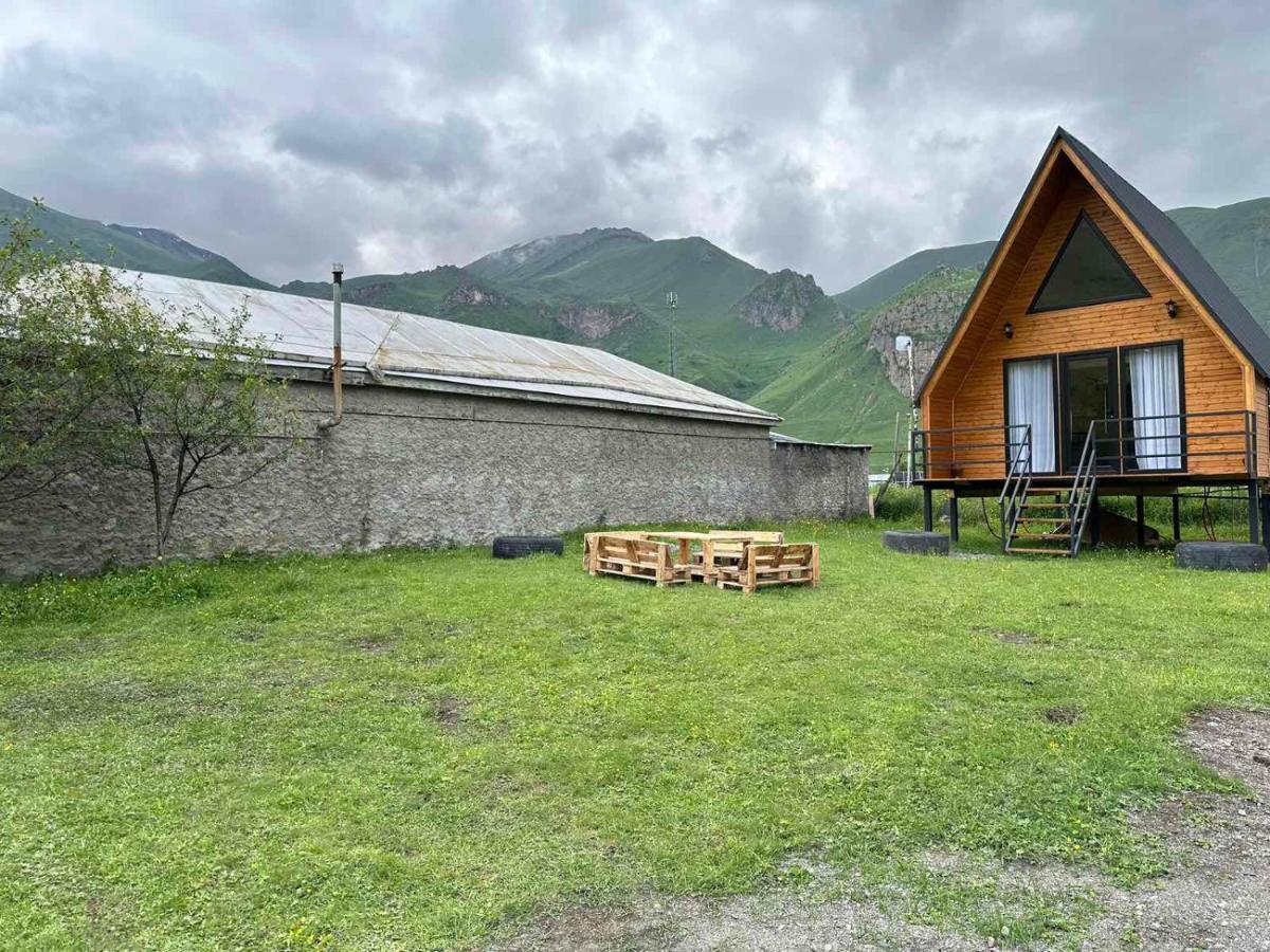 Ferienwohnung Thomas' Hut Kazbegi Exterior foto