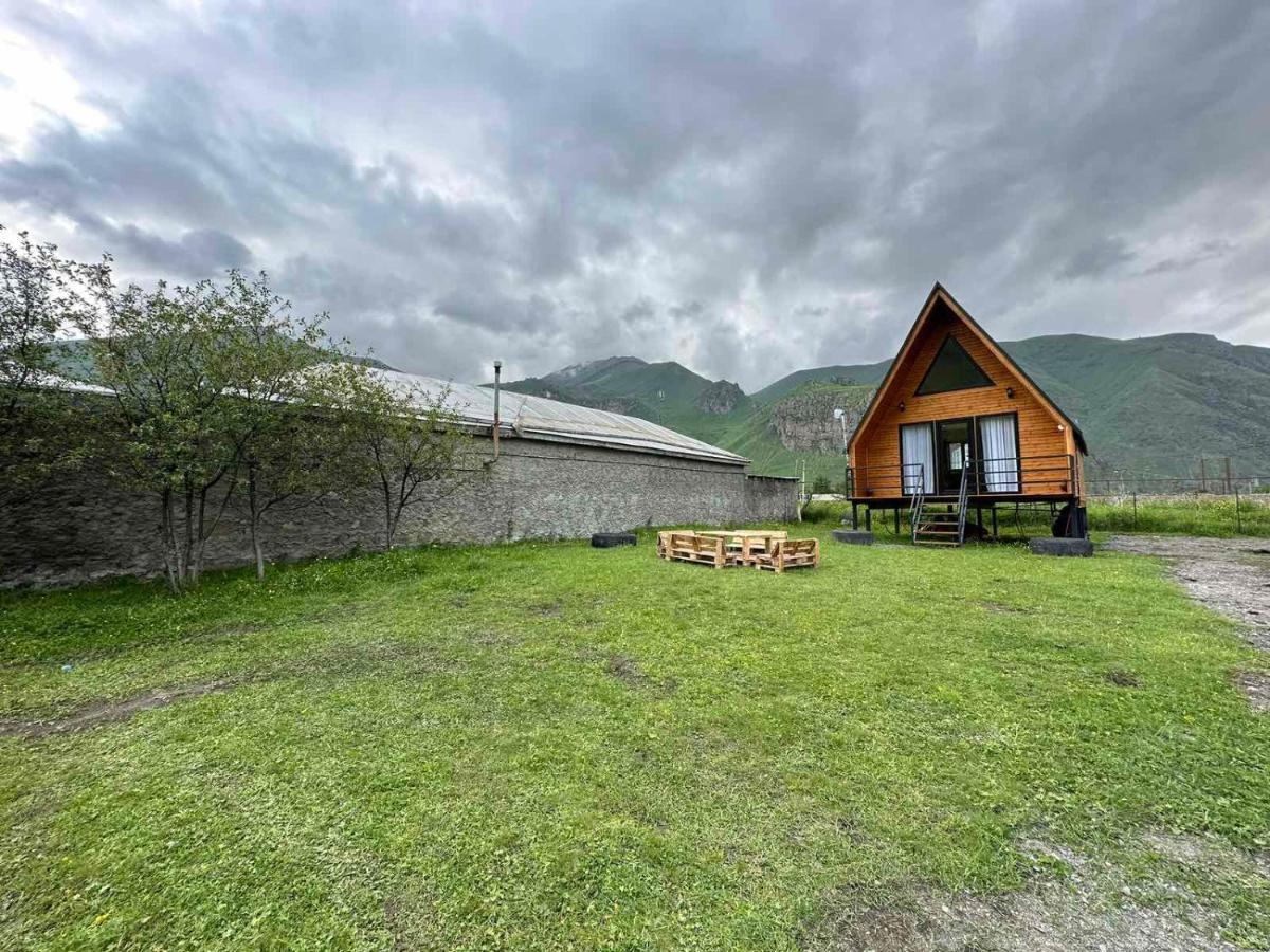 Ferienwohnung Thomas' Hut Kazbegi Exterior foto